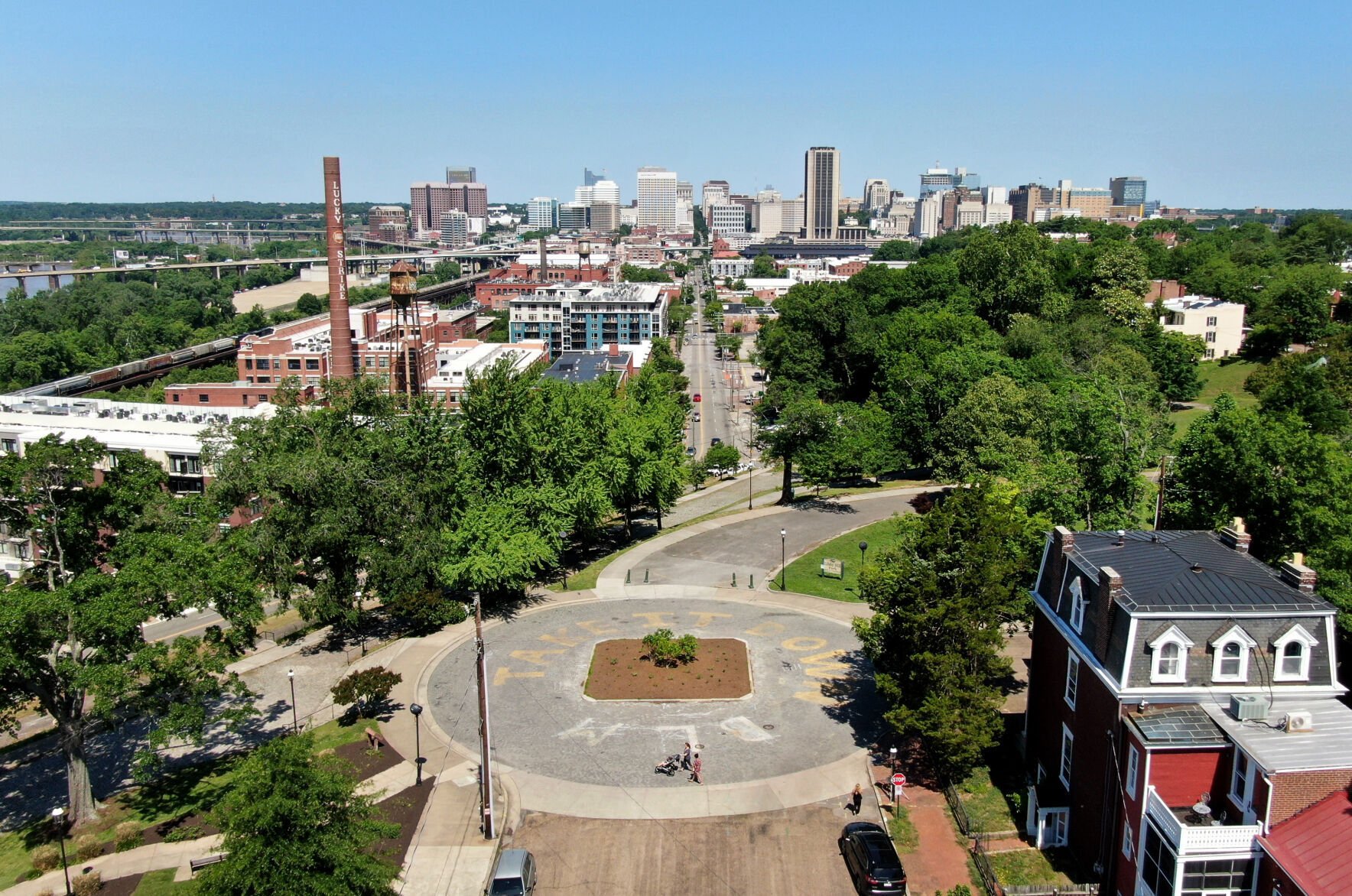 Monument Ave.